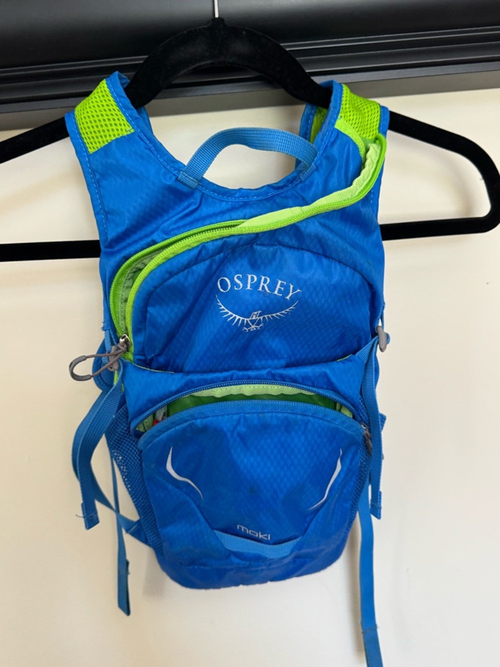 OSPREY Bright Blue Daypack with Light Blue Accent